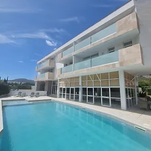 Martha's Apartahotel